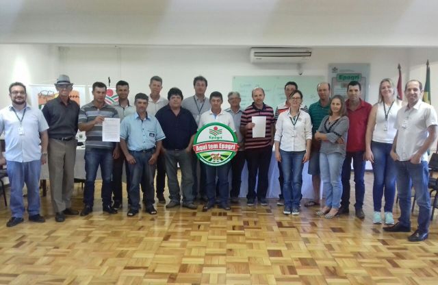 Read more about the article Cooperativas do Sul de SC criam Central para fortalecer a cadeia do leite