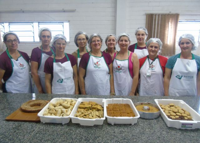 Leia mais sobre o artigo Mulheres de Modelo aprendem receitas de alimentos integrais