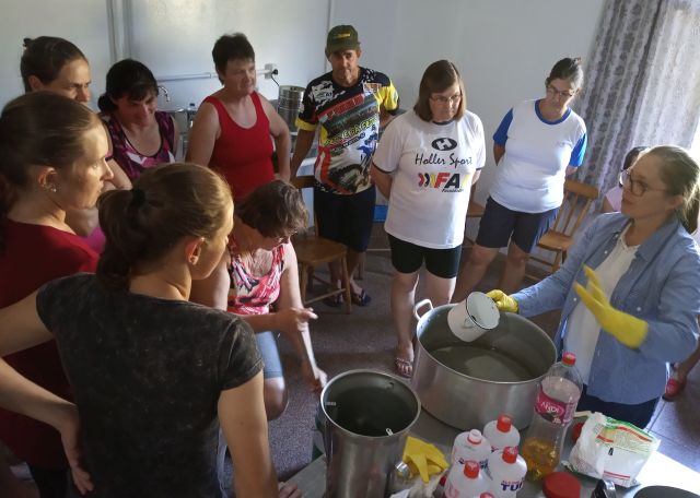Leia mais sobre o artigo Fabricação artesanal de produtos de limpeza é tema de curso em Mondaí