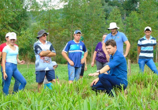Read more about the article Jovens do Extremo Oeste aprendem sobre manejo de pastagem e conservação do solo