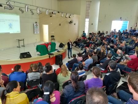 Leia mais sobre o artigo Epagri de Guaraciaba promove palestra sobre e-social e CAEPF