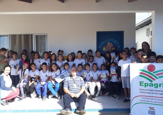 Leia mais sobre o artigo Epagri de Barra Velha orienta 700 pessoas sobre o problema do lixo plástico no mar