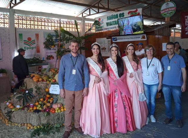 Leia mais sobre o artigo Estande da Epagri faz sucesso na Festa da Fruta de Mondaí