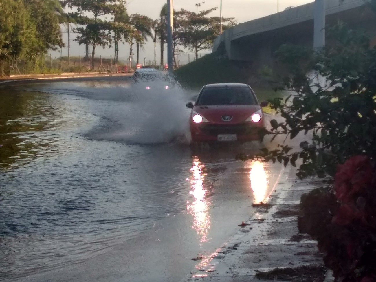 Leia mais sobre o artigo Costa de Santa Catarina registra super maré no início de julho