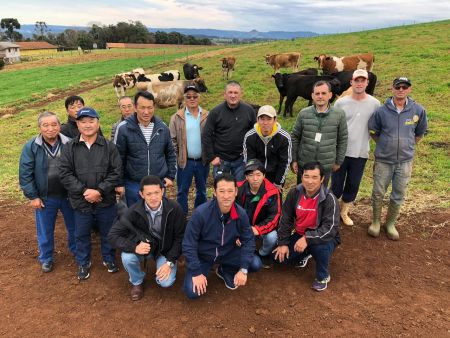 Leia mais sobre o artigo Agricultores paraguaios visitam propriedades rurais na região de Concórdia