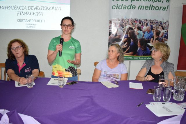 Read more about the article Seminário em Descanso debate autonomia financeira das mulheres no enfrentamento à violência