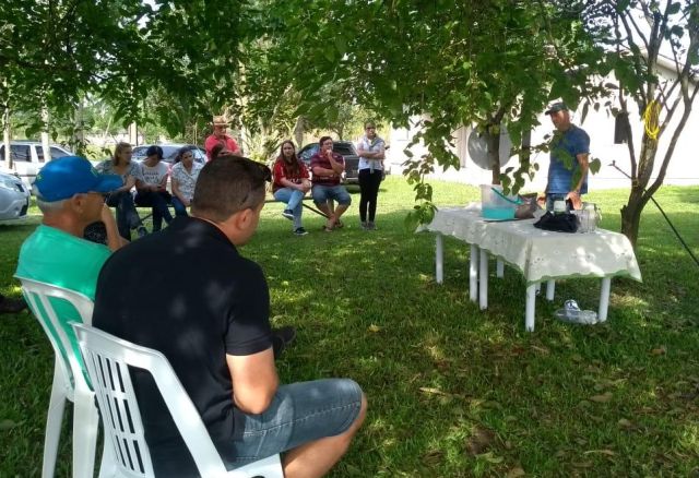 Read more about the article Agricultores aprendem sobre produção orgânica em Maracajá