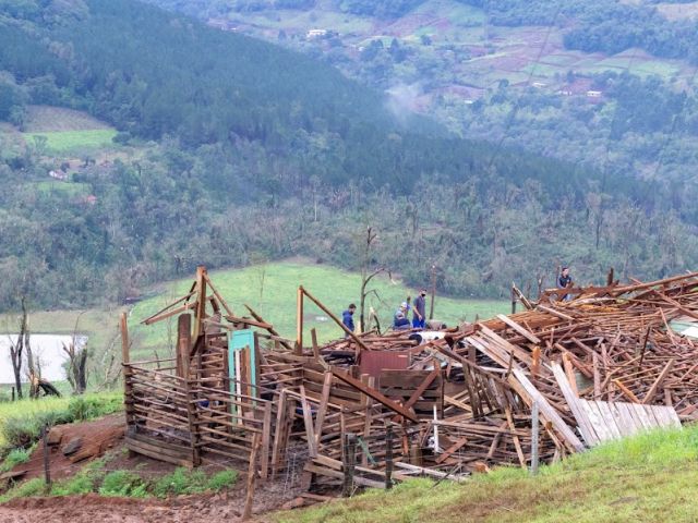 Leia mais sobre o artigo Secretaria da Agricultura cria novos programas de apoio para produtores rurais atingidos por fenômenos climáticos extremos