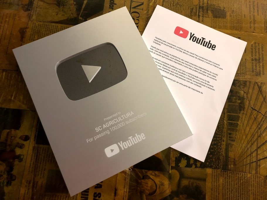 Leia mais sobre o artigo Canal de vídeos da Epagri recebe placa por 100 mil inscritos no Youtube