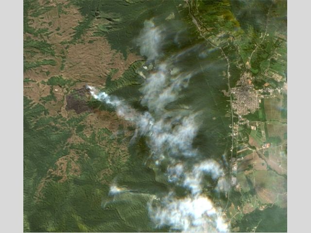 Read more about the article Imagens de satélite mostram fumaça e destruição do incêndio florestal no Norte de SC