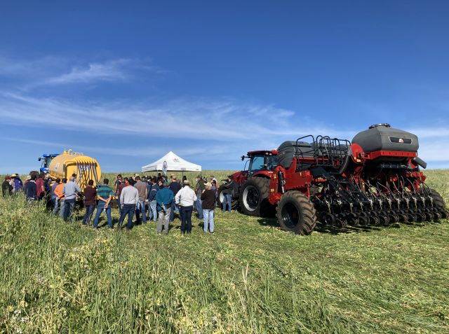 Leia mais sobre o artigo Dia de campo comprova produção sustentável de grãos na propriedade pioneira em Plantio Direto no Oeste de SC