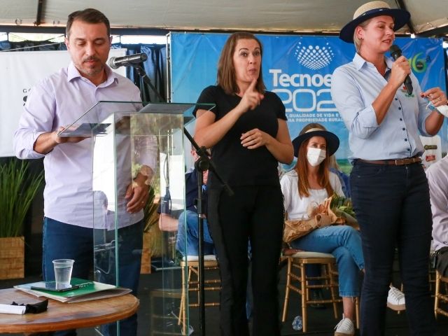 Read more about the article Em Concórdia, governador lança programas para aumentar a produtividade no campo