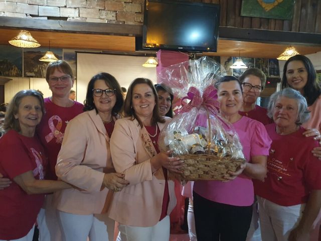 Leia mais sobre o artigo Epagri reúne 120 mulheres em Urubici durante evento alusivo ao Outubro Rosa